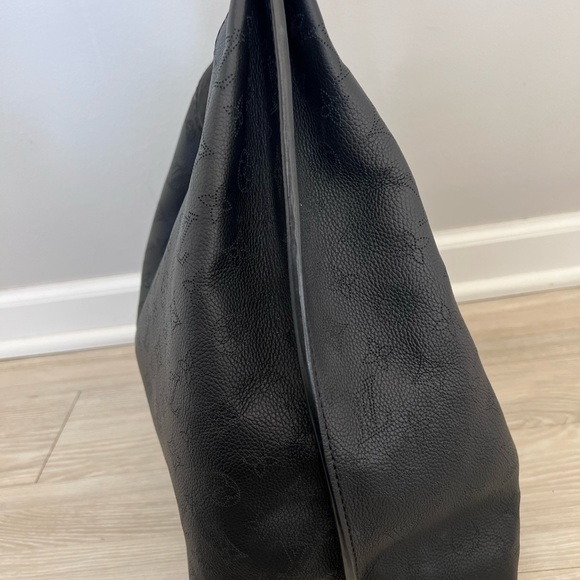 Louis Vuitton Carmel Mahina Noir - Picture 5 of 17